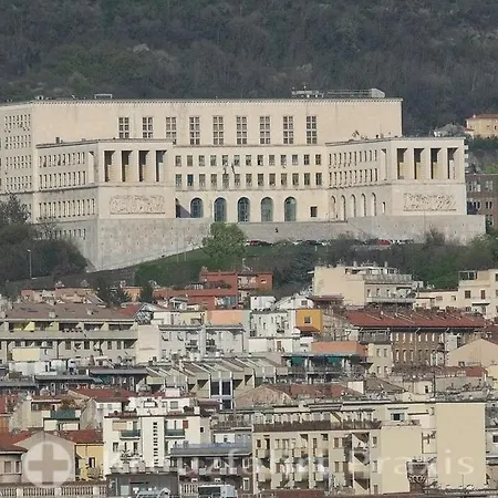 Enes Terrazza Con Vista E Relax In Centro Trieste