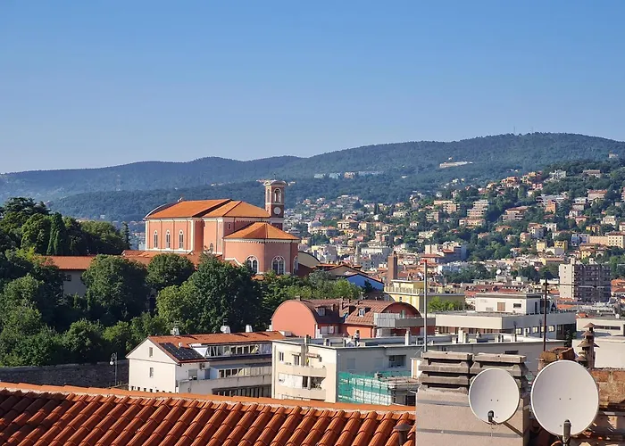 Enes Terrazza Con Vista E Relax In Centro Citta Triest