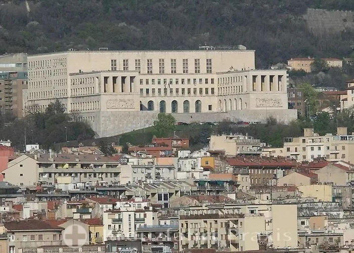 Enes Terrazza Con Vista E Relax In Centro Citta Trieste
